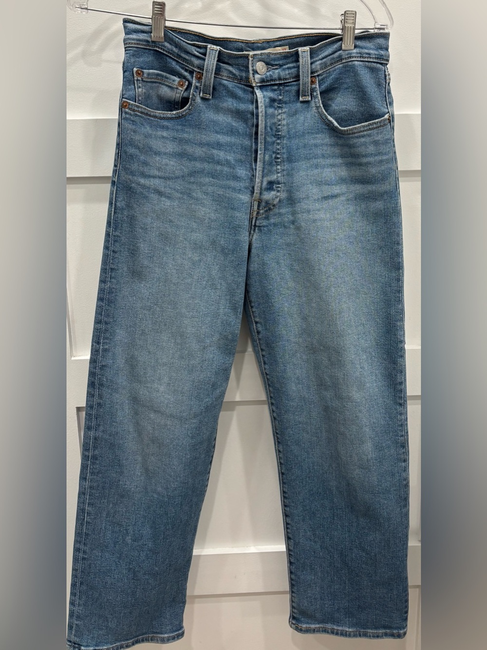 Levi's Women's Light Blue Ribcage Straight-Leg Jeans
